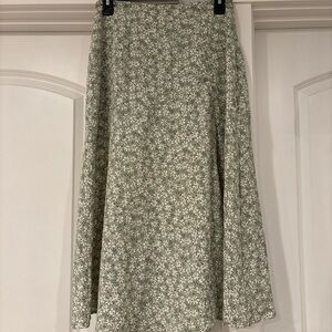 SHEIN Dazy Green & white floral skirt